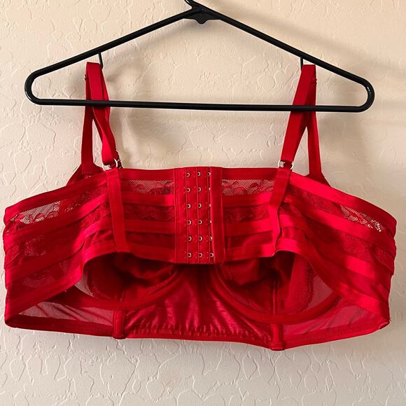TORRID  Curve STRAPS AND LACE UNDERWIRE RED BRA - Picture 5 of 6